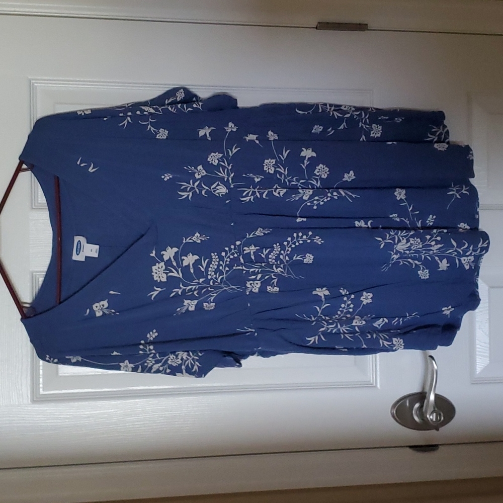 Flowey maternity top